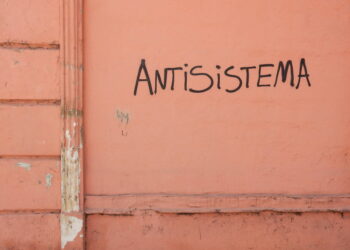 EL NEOPOPULISMO COMO RÉGIMEN