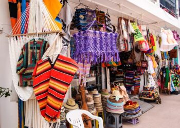 LA DESAPARICIÓN DE ARTESANÍAS  Y SU EFECTO EN EL MEDIO AMBIENTE